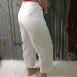 White Jones New York Stretch Capri Pants